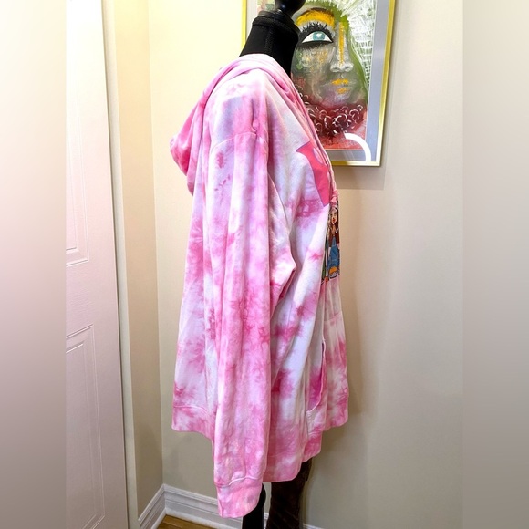 🆕Bratz tiedye hoodie, multicolor graphic design, kangaroo pouch,hood ties NWOT - Picture 5 of 9